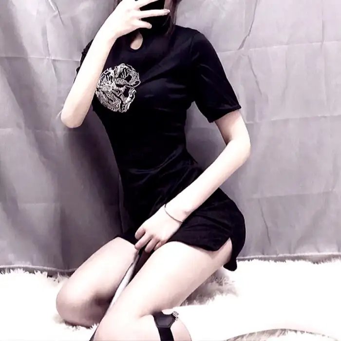 楼下的女人和楼上的男人